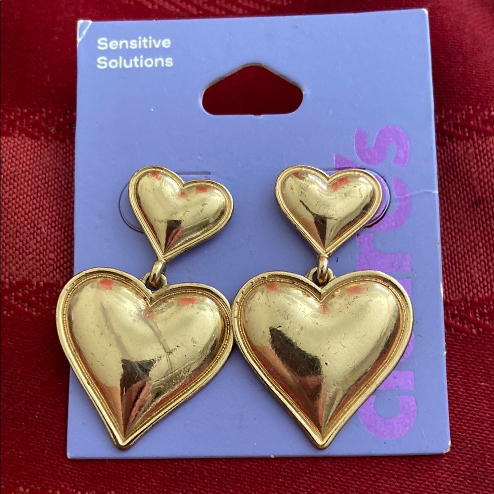 Vintage Claire’s New on Card Gold Tone Puffy Heart Earrings